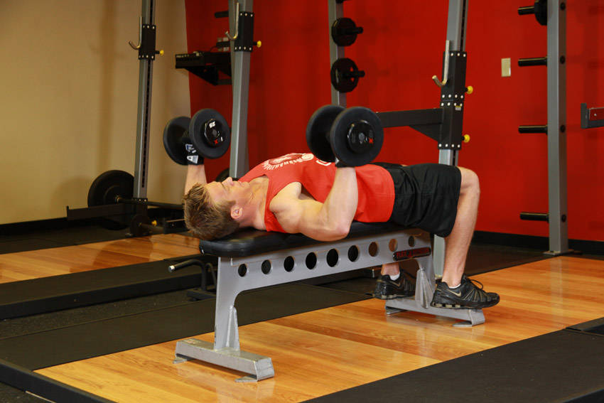 Flat Dumbbell Press — start position