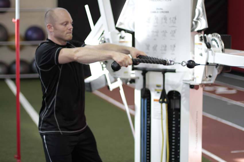 Face Pull (Cable / Band) — start position