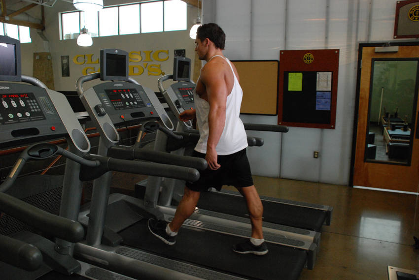 Incline Treadmill Walk — start position